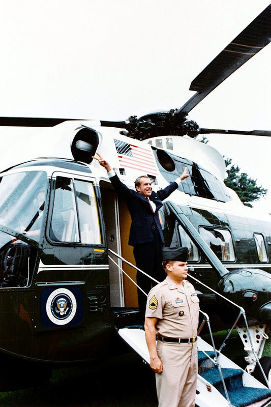 Richard Nixon Boarding Army One Resignation Watergate Photo Poster Art Print 18 x 24 in